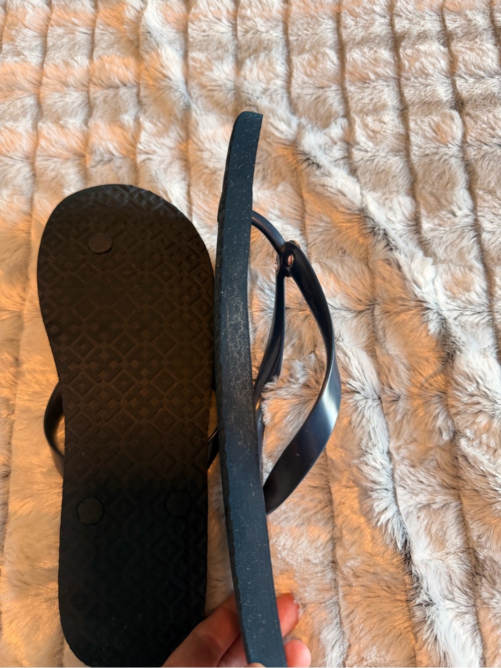 Tory Burch Women’s Navy Blue Logo Flip Flops - Picture 13 of 14